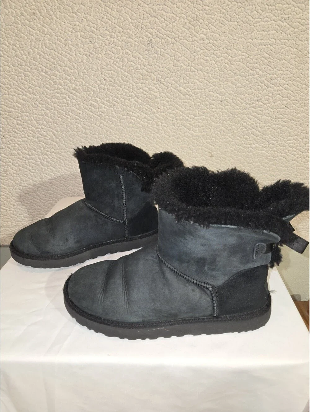 UGG Bailey Bow Mini II Black Suede Fur Boots Womens Size 10 *NIB*